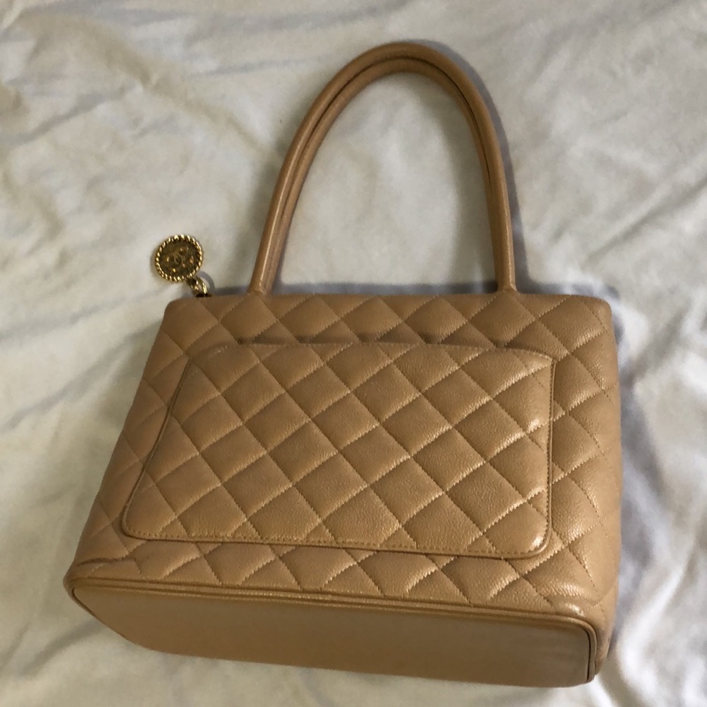Vintage Chanel Beige Classic Medallion Quilted Caviar Tote Bag - Picture 11 of 15